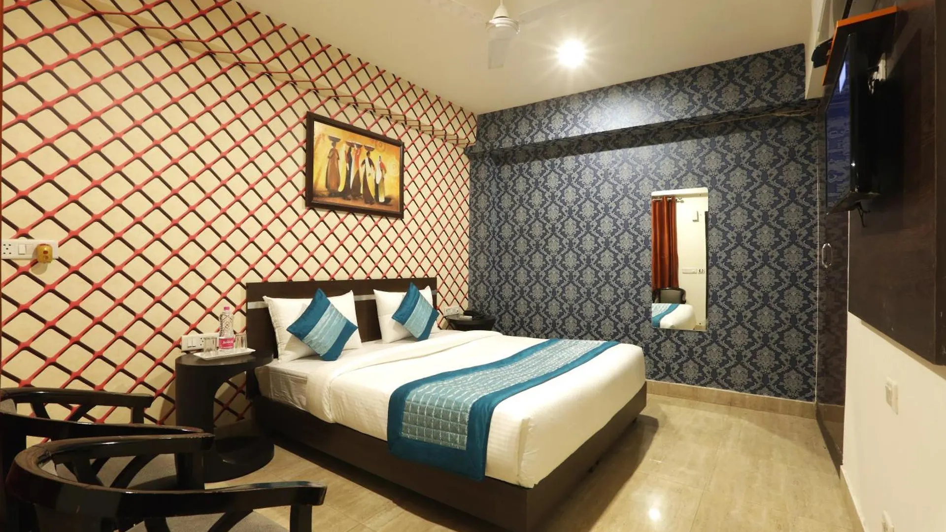 Hotel Palm Emarald New Delhi