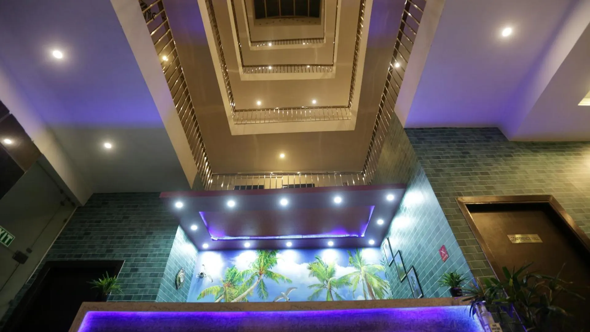 Hotel Palm Emarald New Delhi