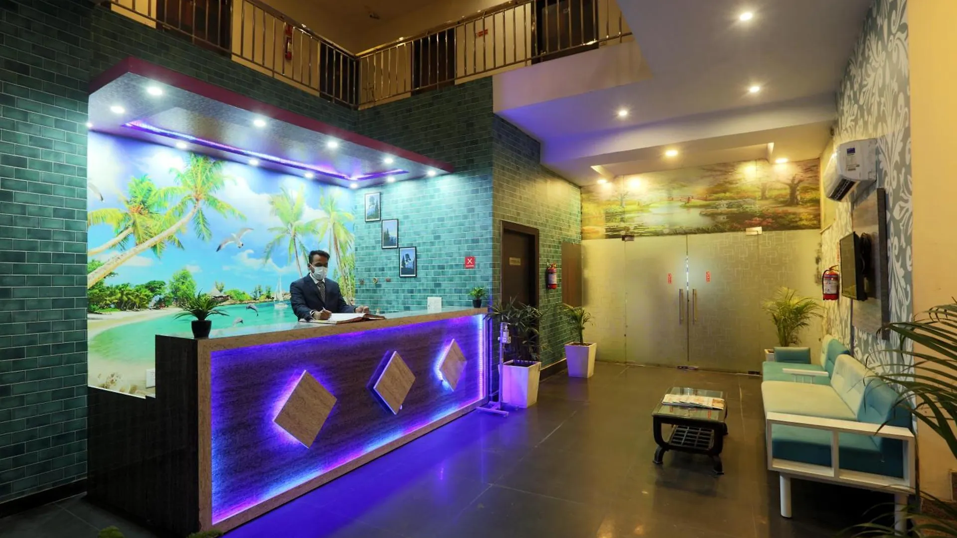 Hotel Palm Emarald New Delhi