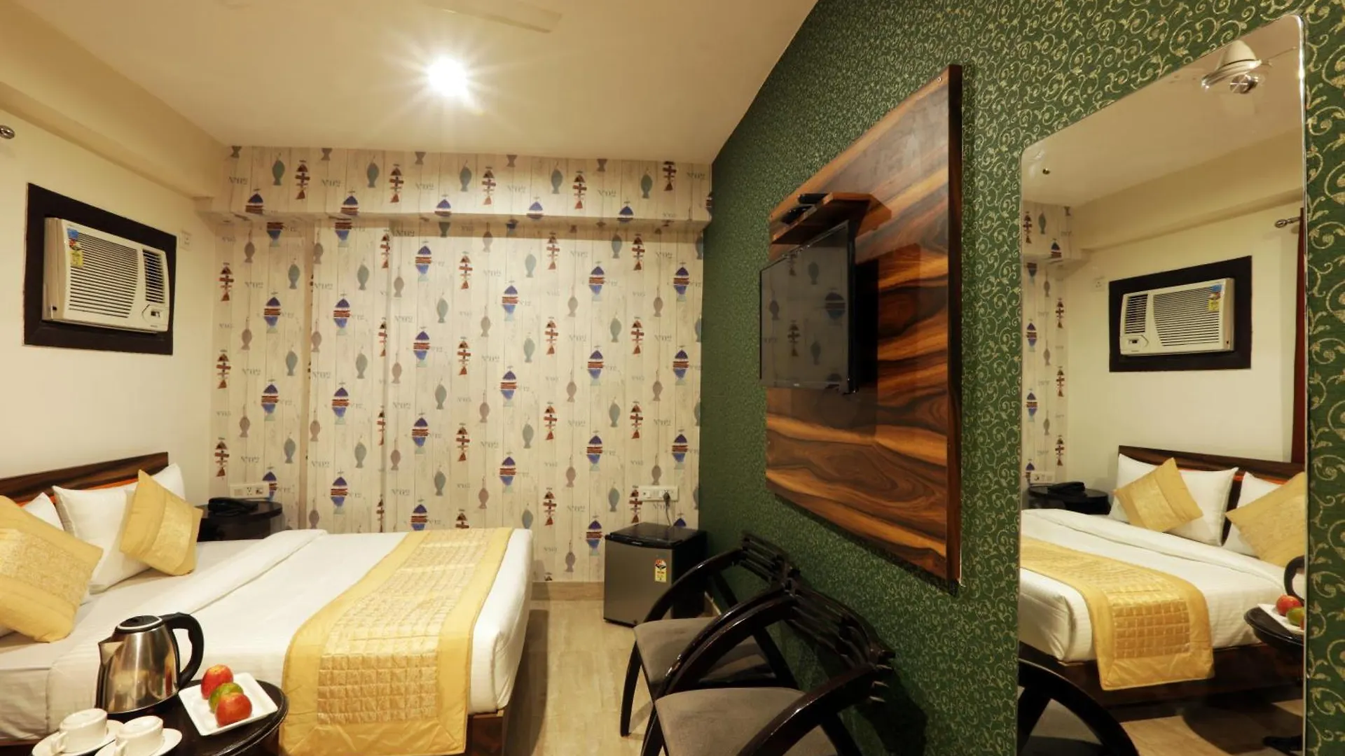 Hotel Palm Emarald New Delhi India