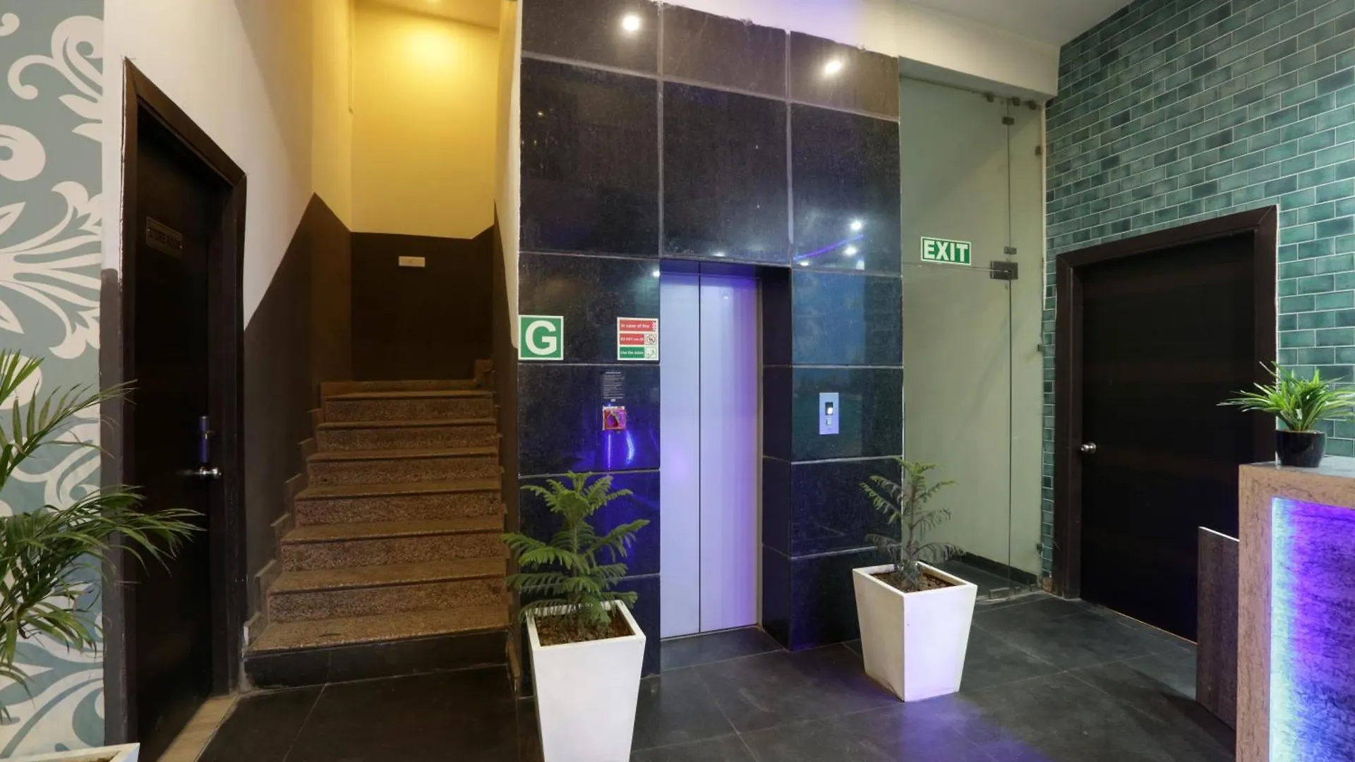Hotel Palm Emarald New Delhi 0*,
